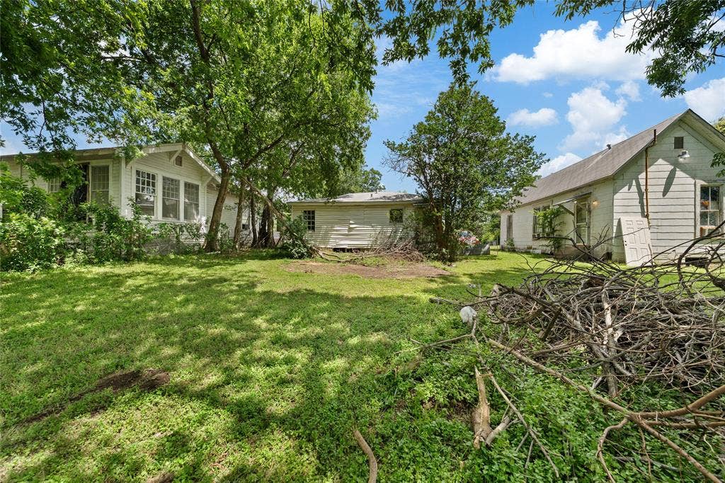 2221 Ross Avenue, Waco, TX 76706 2221 Ross Avenue, Waco, TX 76706