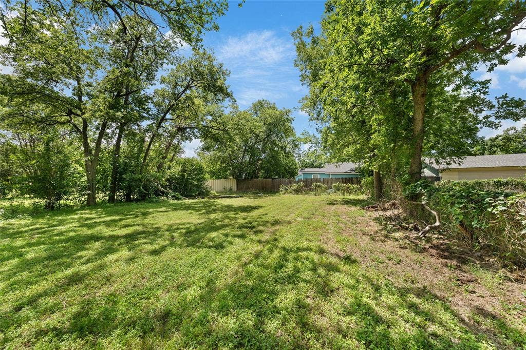2221 Ross Avenue, Waco, TX 76706 2221 Ross Avenue, Waco, TX 76706