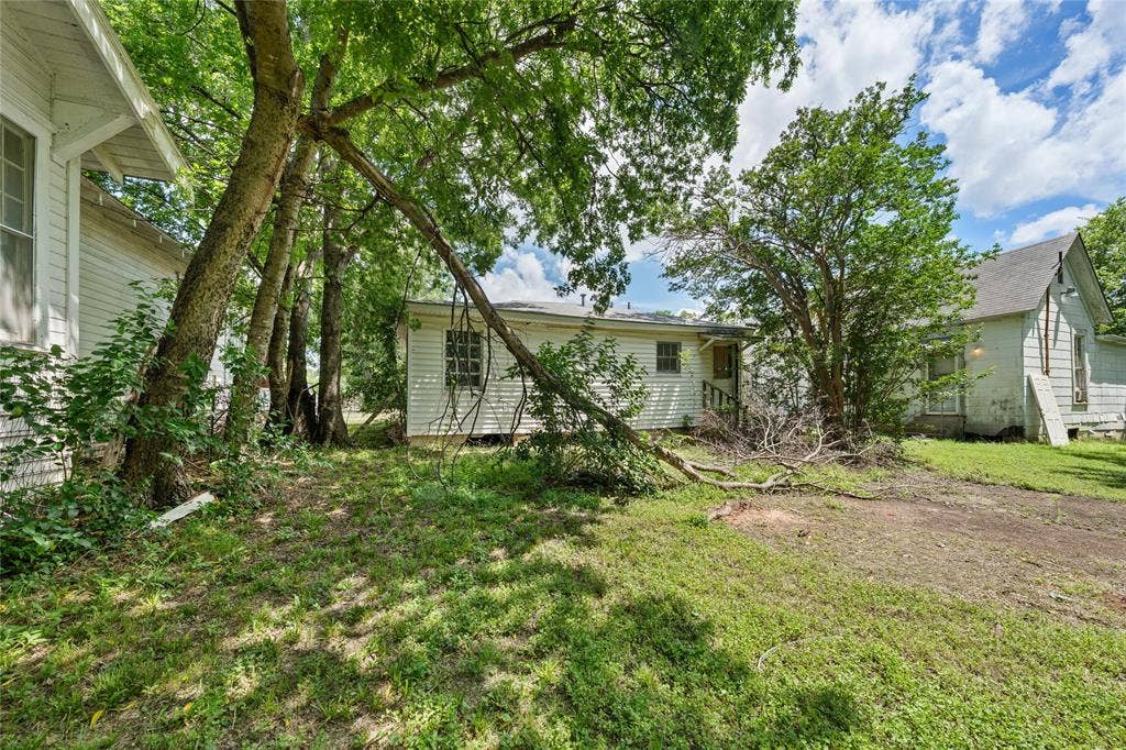 2221 Ross Avenue, Waco, TX 76706 2221 Ross Avenue, Waco, TX 76706