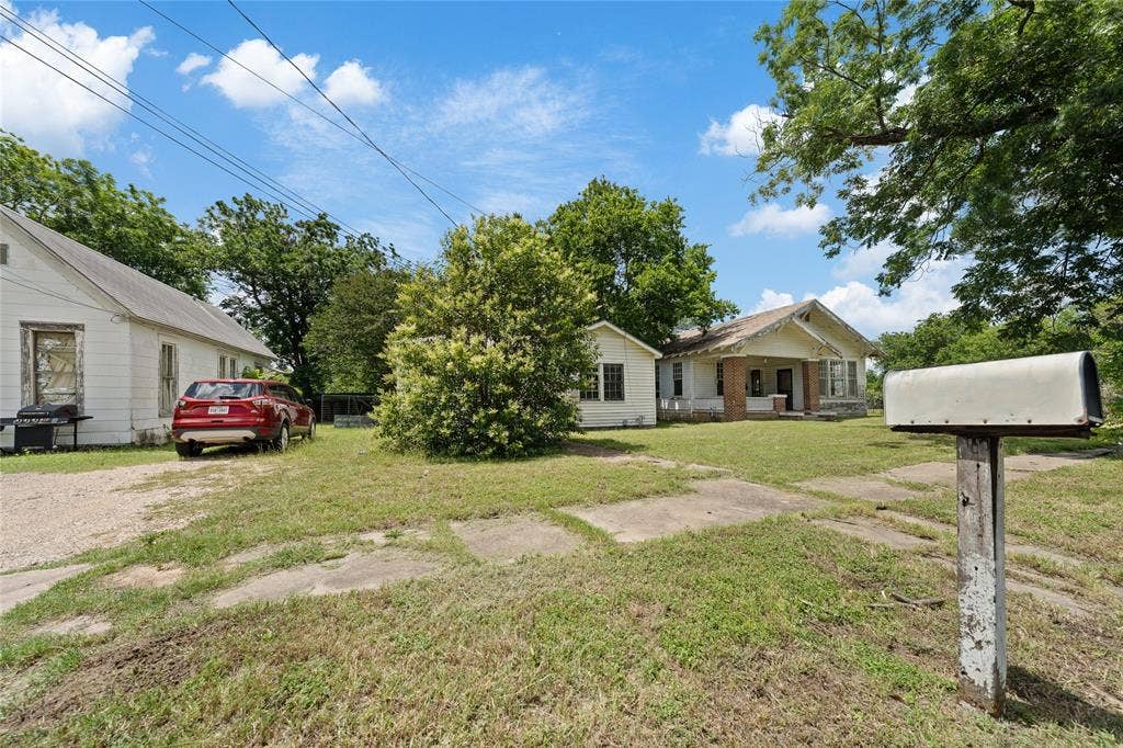 2221 Ross Avenue, Waco, TX 76706 2221 Ross Avenue, Waco, TX 76706