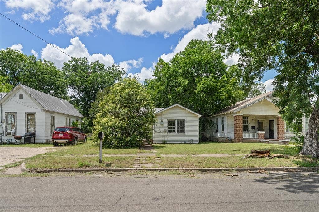 2221 Ross Avenue, Waco, TX 76706 2221 Ross Avenue, Waco, TX 76706