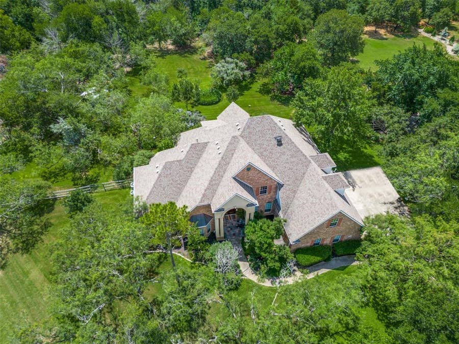 Property photo for 341 Onyx Drive, Oak Point, TX
