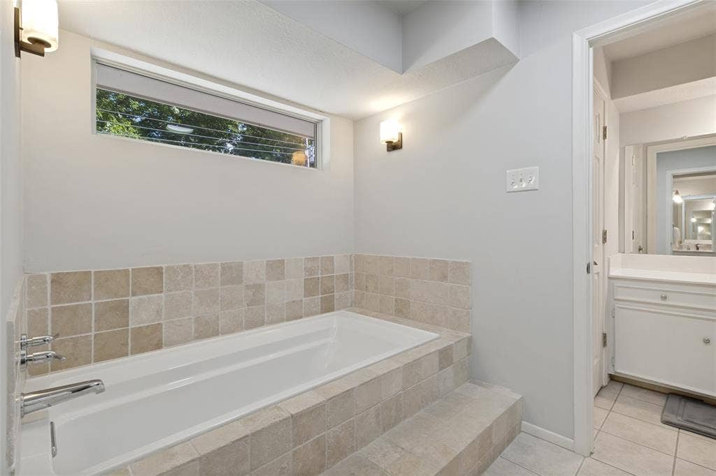 6818 Truxton Drive, Dallas, TX 75231