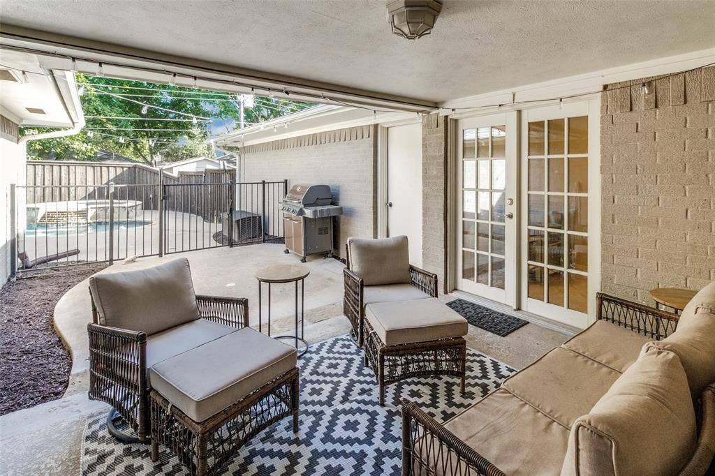 6818 Truxton Drive, Dallas, TX 75231