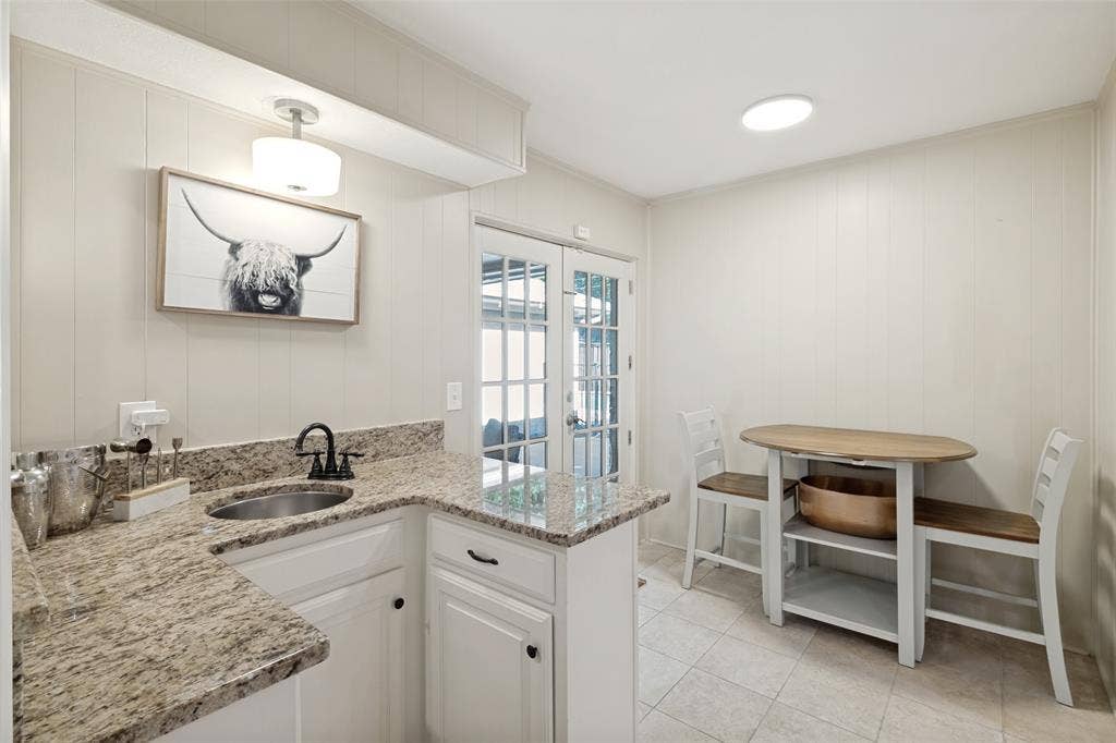 6818 Truxton Drive, Dallas, TX 75231