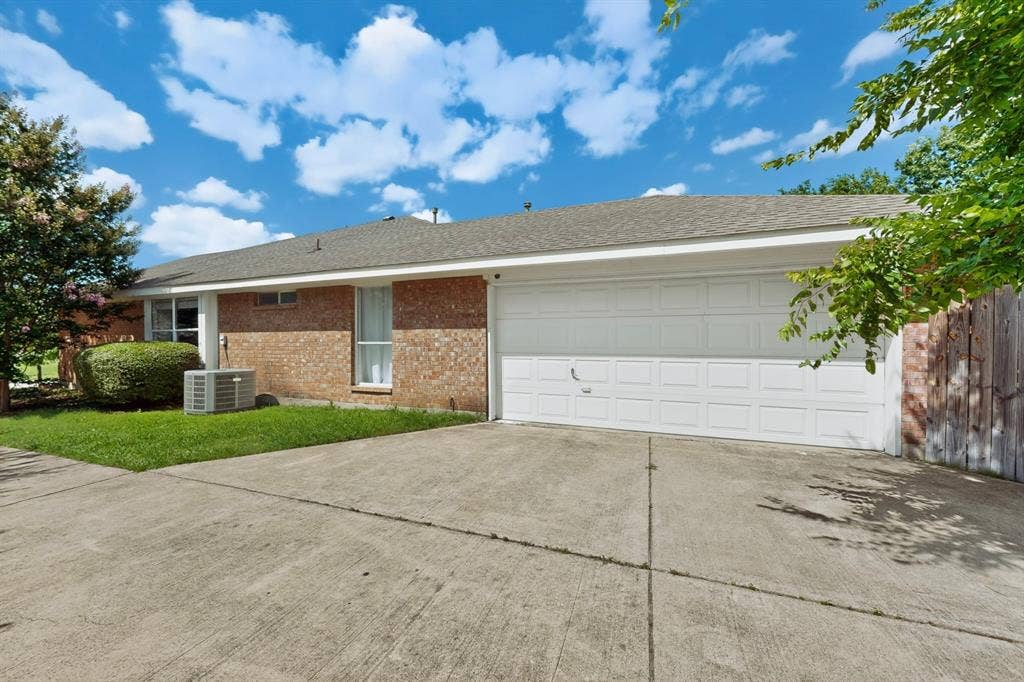 320 Elizabeth Trail, Murphy, TX 75094 320 Elizabeth Trail, Murphy, TX 75094