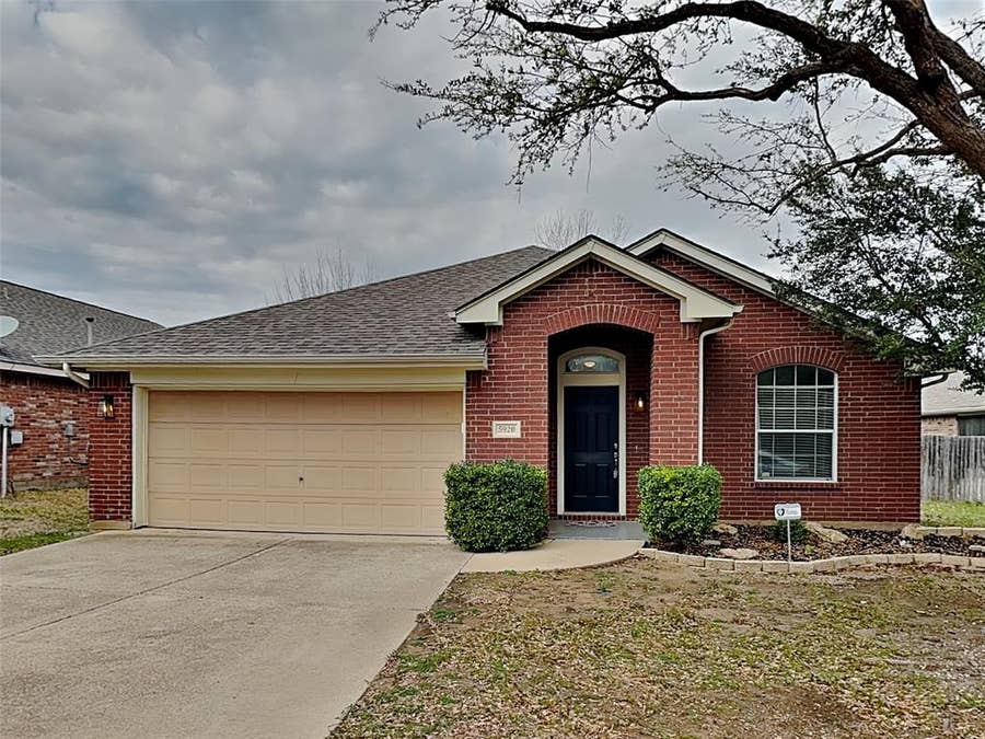 Property photo for 5920 Paloma Blanca Drive, Fort Worth, TX