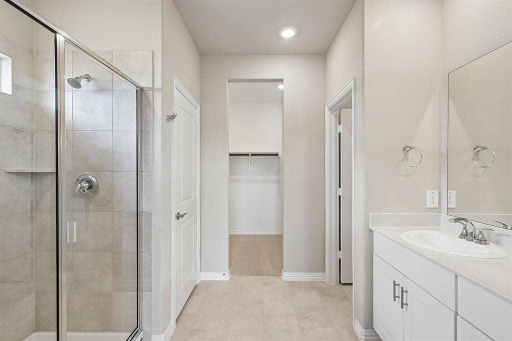 3022 O Pines Drive, Farmersville, TX 75442 Photo is not of the actual home, but is an inspirational photo of builder’s model home and may depict options, furnishings, and/or decorator features that are not included.