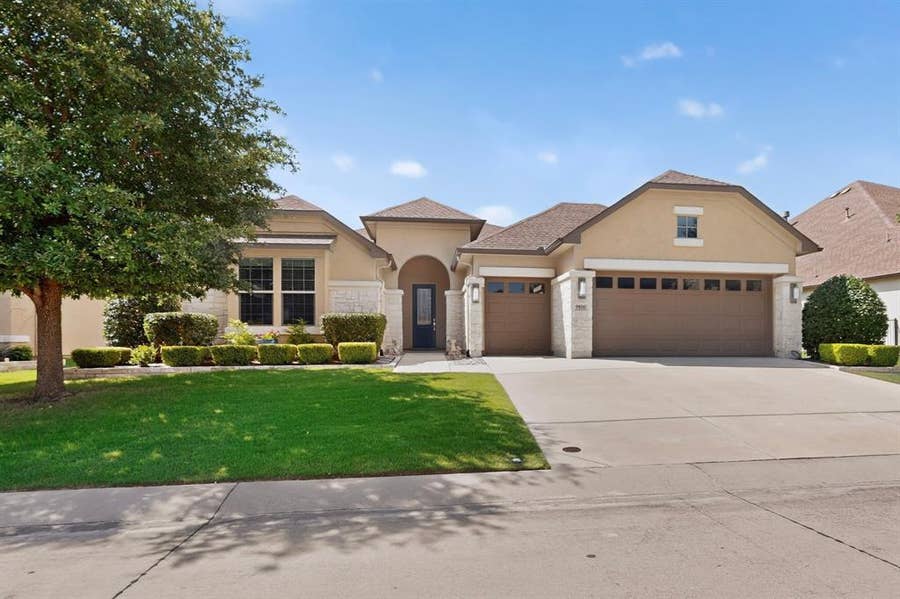 Property photo for 9801 Lindenwood Trail, Denton, TX