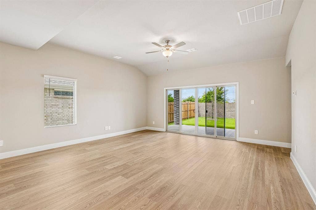 1316 Bridgestone Drive, Princeton, TX 75071 Photo is not of the actual home, but is an inspirational photo of builder’s model home and may depict options, furnishings, and/or decorator features that are not included.