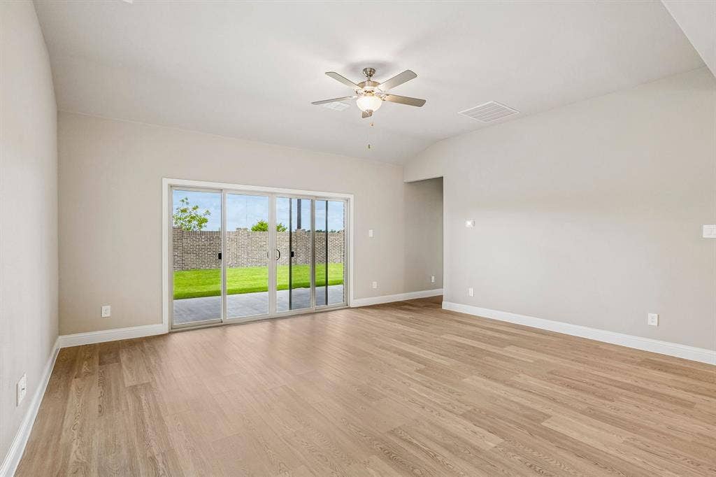 1316 Bridgestone Drive, Princeton, TX 75071 Photo is not of the actual home, but is an inspirational photo of builder’s model home and may depict options, furnishings, and/or decorator features that are not included.
