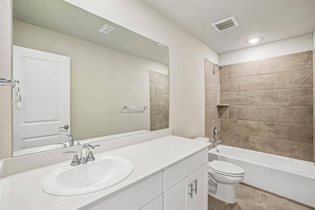 1316 Bridgestone Drive, Princeton, TX 75071 Photo is not of the actual home, but is an inspirational photo of builder’s model home and may depict options, furnishings, and/or decorator features that are not included.