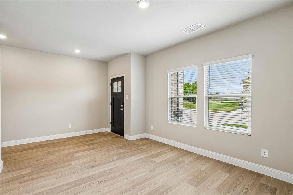 1316 Bridgestone Drive, Princeton, TX 75071 Photo is not of the actual home, but is an inspirational photo of builder’s model home and may depict options, furnishings, and/or decorator features that are not included.