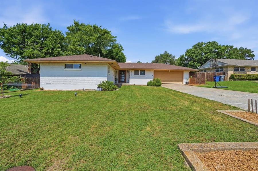 Property photo for 5017 Fox Hill Lane, Dallas, TX