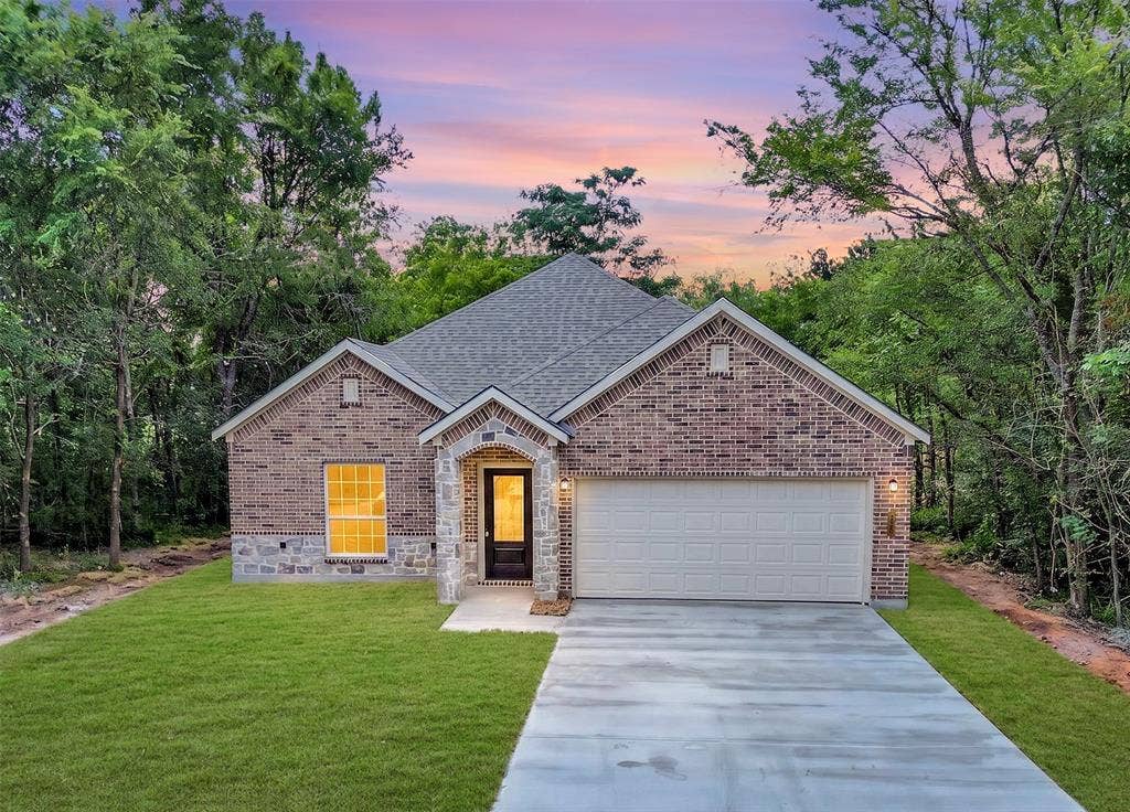 304 N Cherokee Shores Drive, Mabank, TX 75156 304 N Cherokee Shores Drive, Mabank, TX 75156