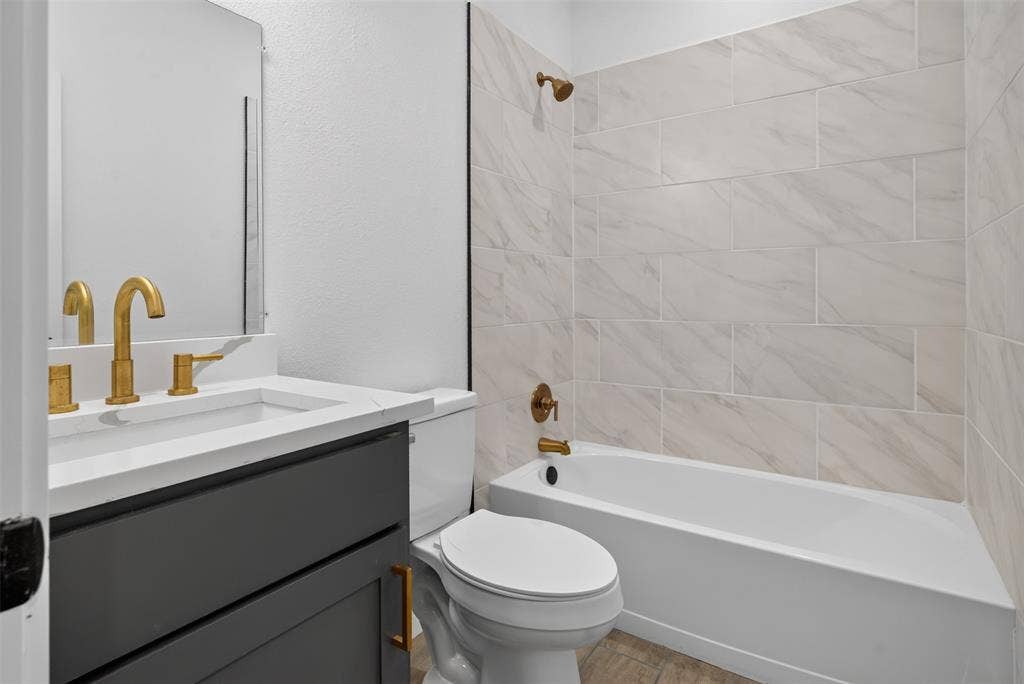 304 N Cherokee Shores Drive, Mabank, TX 75156 304 N Cherokee Shores Drive, Mabank, TX 75156