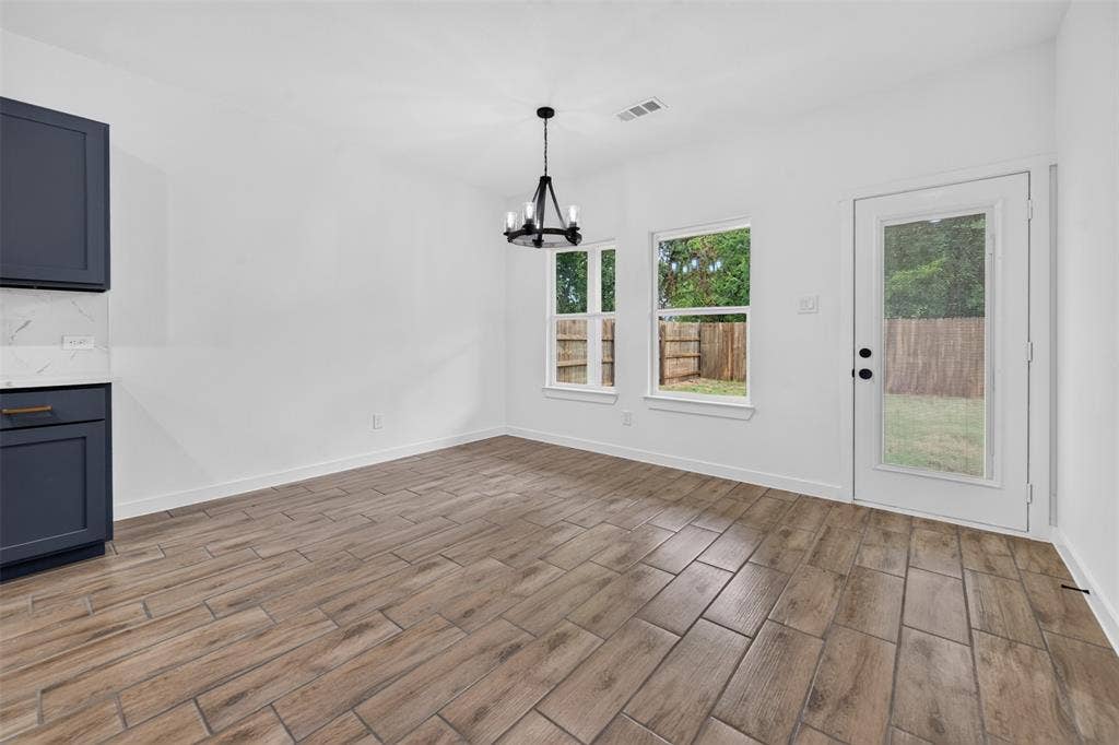 304 N Cherokee Shores Drive, Mabank, TX 75156 304 N Cherokee Shores Drive, Mabank, TX 75156