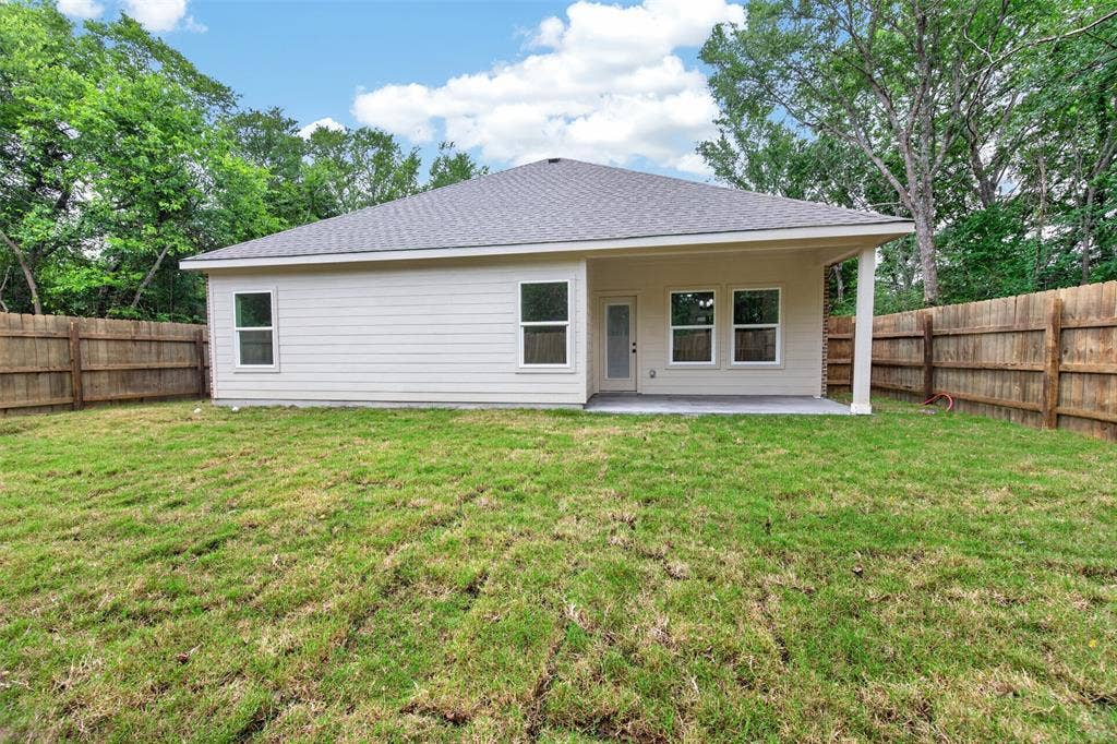 304 N Cherokee Shores Drive, Mabank, TX 75156 304 N Cherokee Shores Drive, Mabank, TX 75156