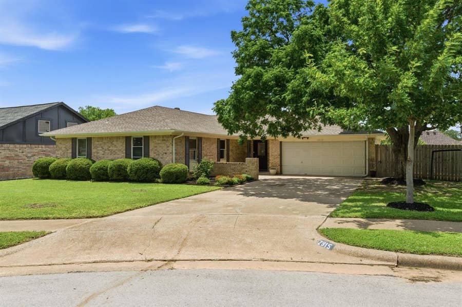 Property photo for 2915 Post Oak Court, Bedford, TX