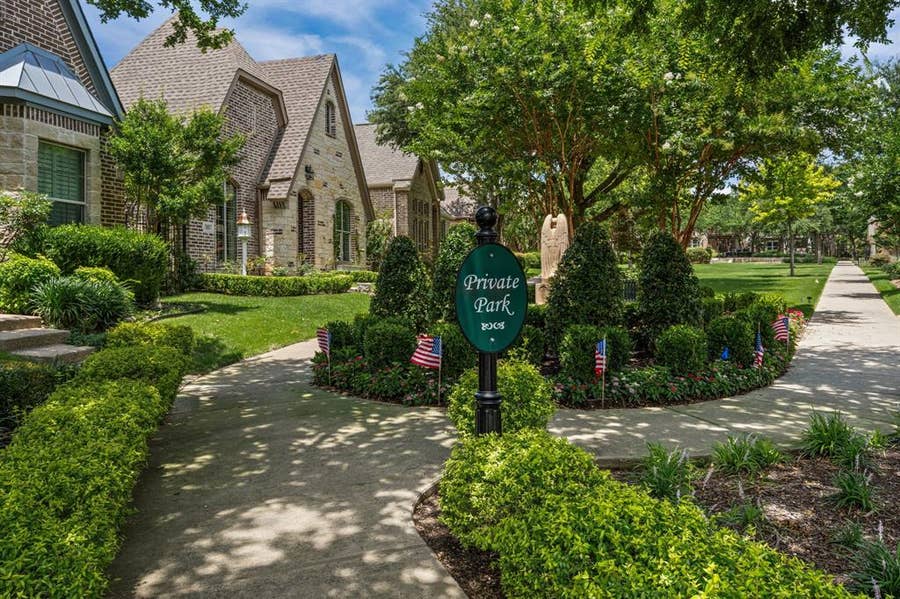 Property photo for 825 Cloister Way, McKinney, TX