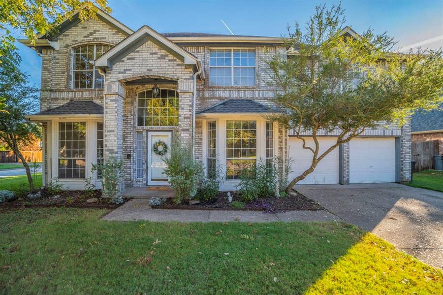 Property photo for 1240 Trinity Drive, Benbrook, TX