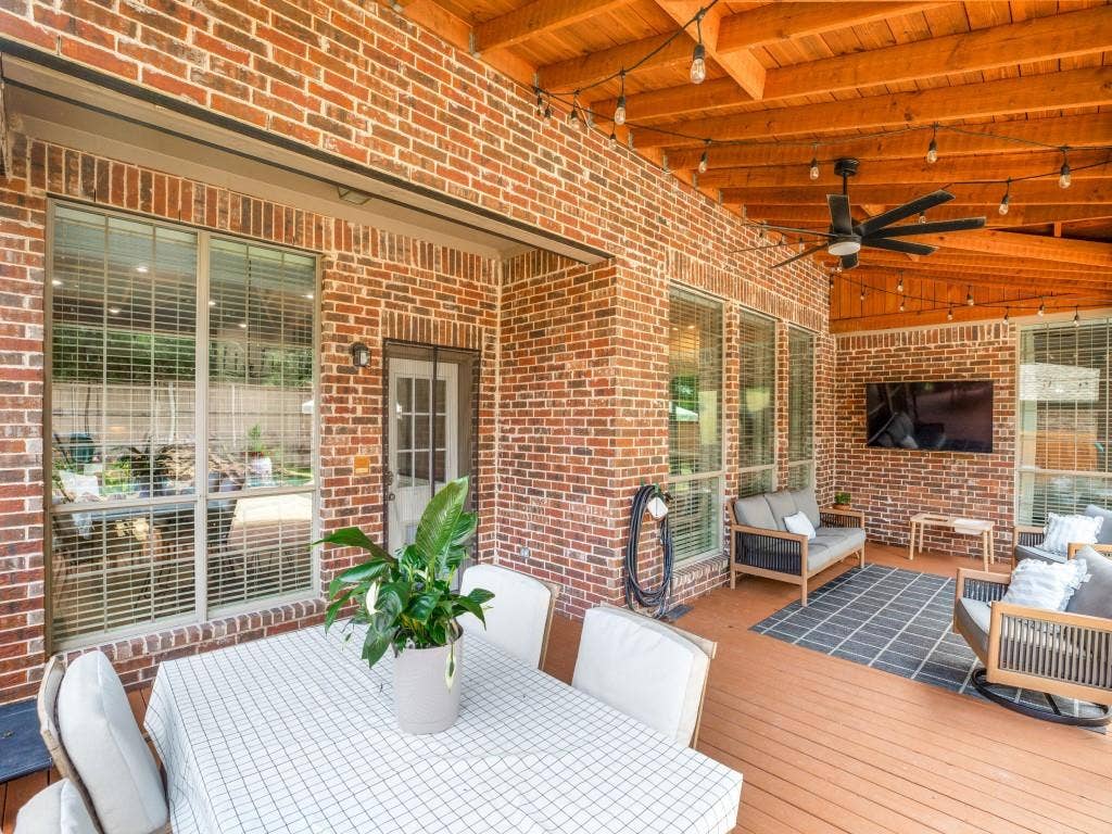 1001 Thornapple Drive, McKinney, TX 75071 1001 Thornapple Drive, McKinney, TX 75071
