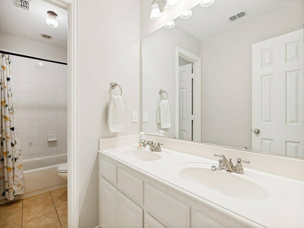1001 Thornapple Drive, McKinney, TX 75071 1001 Thornapple Drive, McKinney, TX 75071