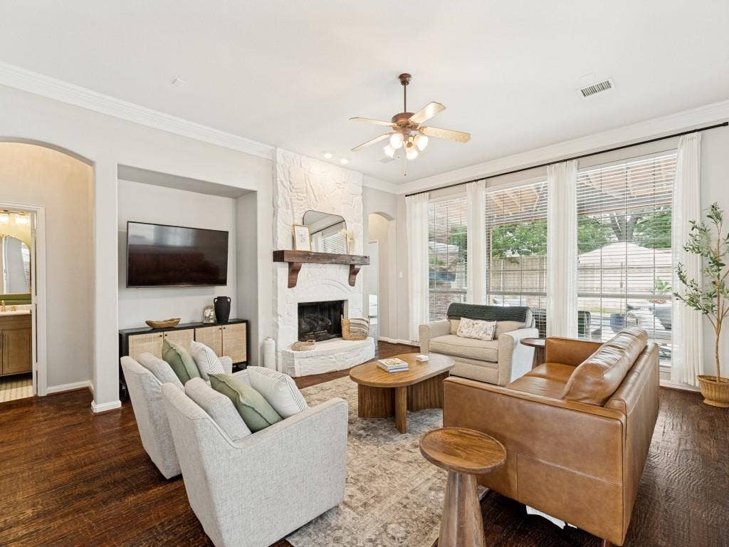 1001 Thornapple Drive, McKinney, TX 75071 1001 Thornapple Drive, McKinney, TX 75071