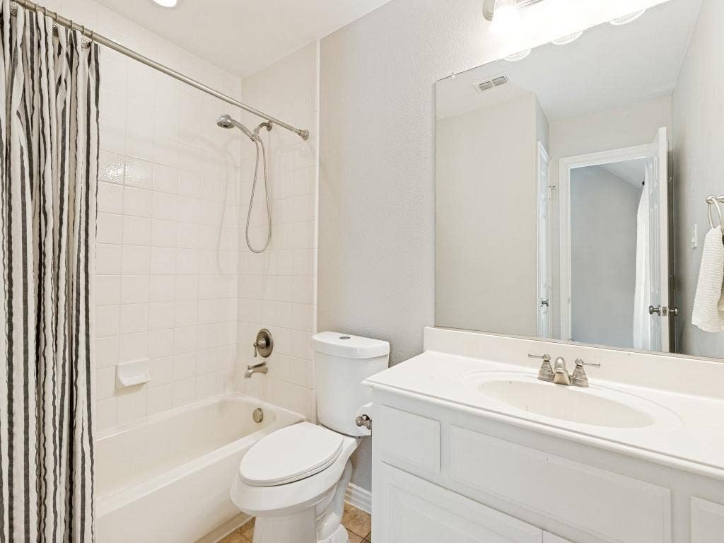 1001 Thornapple Drive, McKinney, TX 75071 1001 Thornapple Drive, McKinney, TX 75071