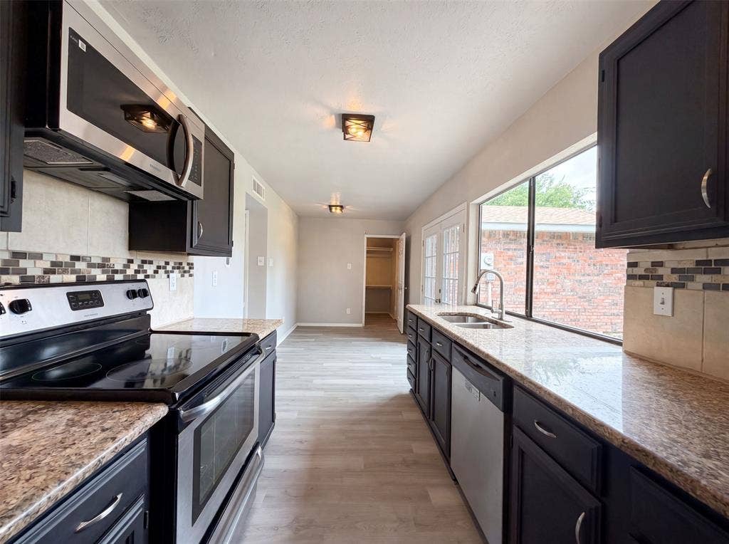 1906 Stockton Trail, Grand Prairie, TX 75052 1906 Stockton Trail, Grand Prairie, TX 75052