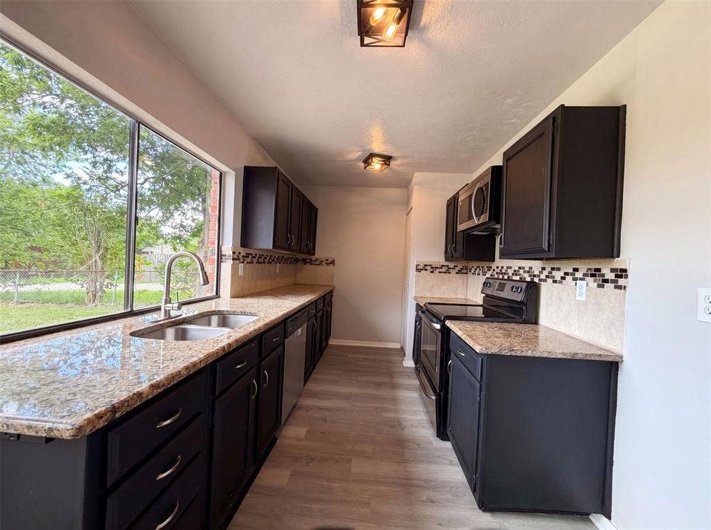 1906 Stockton Trail, Grand Prairie, TX 75052 Staged Photo