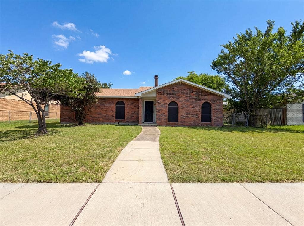 1906 Stockton Trail, Grand Prairie, TX 75052 1906 Stockton Trail, Grand Prairie, TX 75052