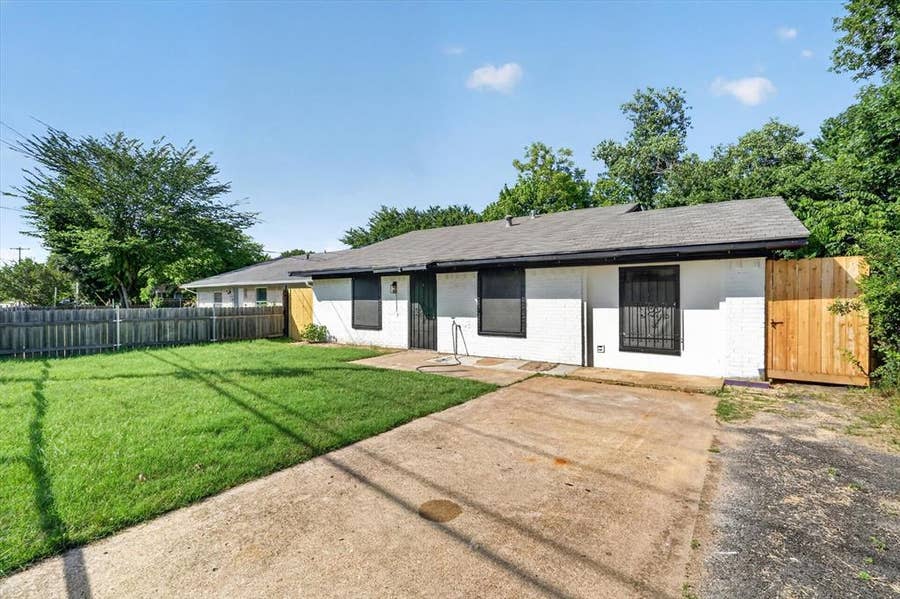 Property photo for 12415 Kleberg Road, Dallas, TX