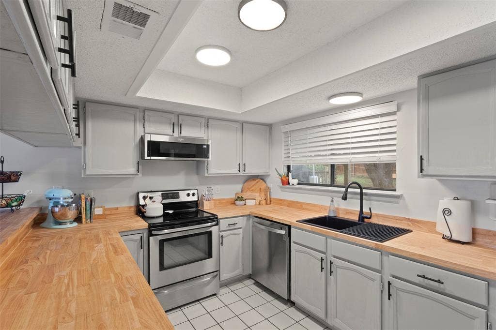 508 Sage Lane, Euless, TX 76039 508 Sage Lane, Euless, TX 76039