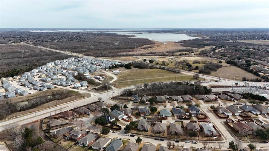 Property photo for 2000 E Centerville Road, Garland, TX