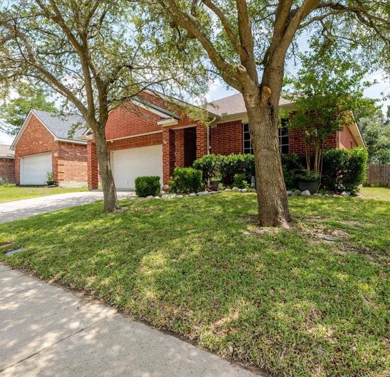 Property photo for 7234 Summit Parc Drive, Dallas, TX