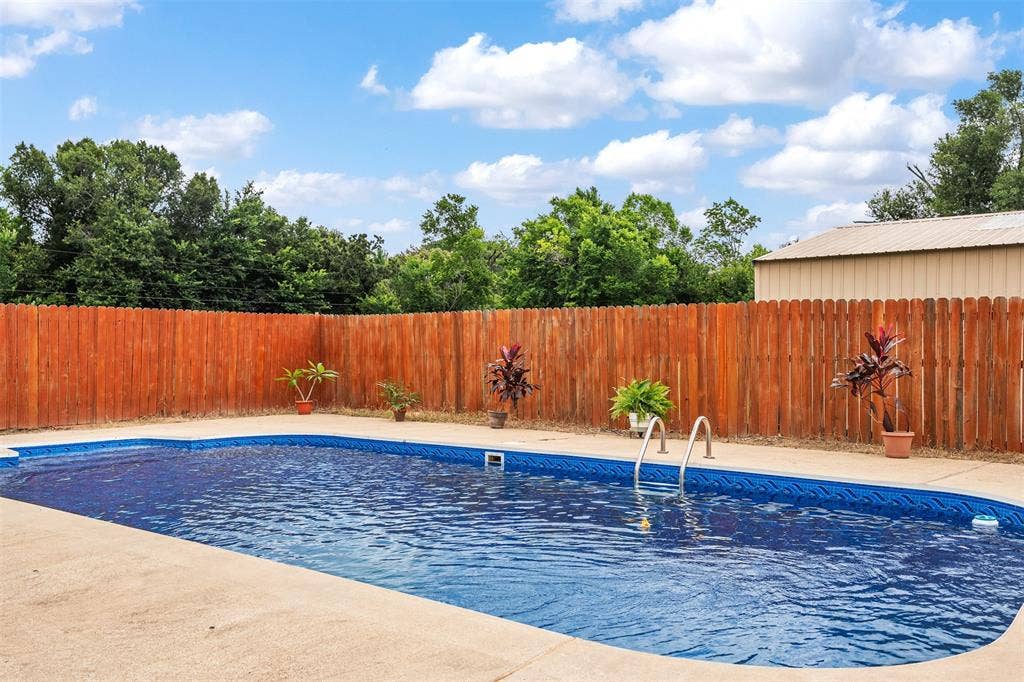 11608 State Highway 19 N, Athens, TX 75752 Private backyard pool