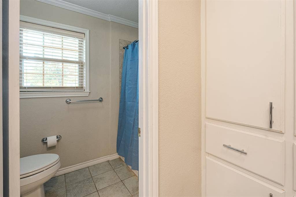 11608 State Highway 19 N, Athens, TX 75752 Bathroom 2