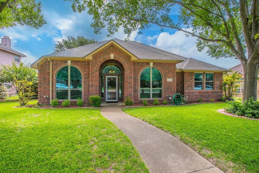 Property photo for 1410 Holveck Drive, Cedar Hill, TX