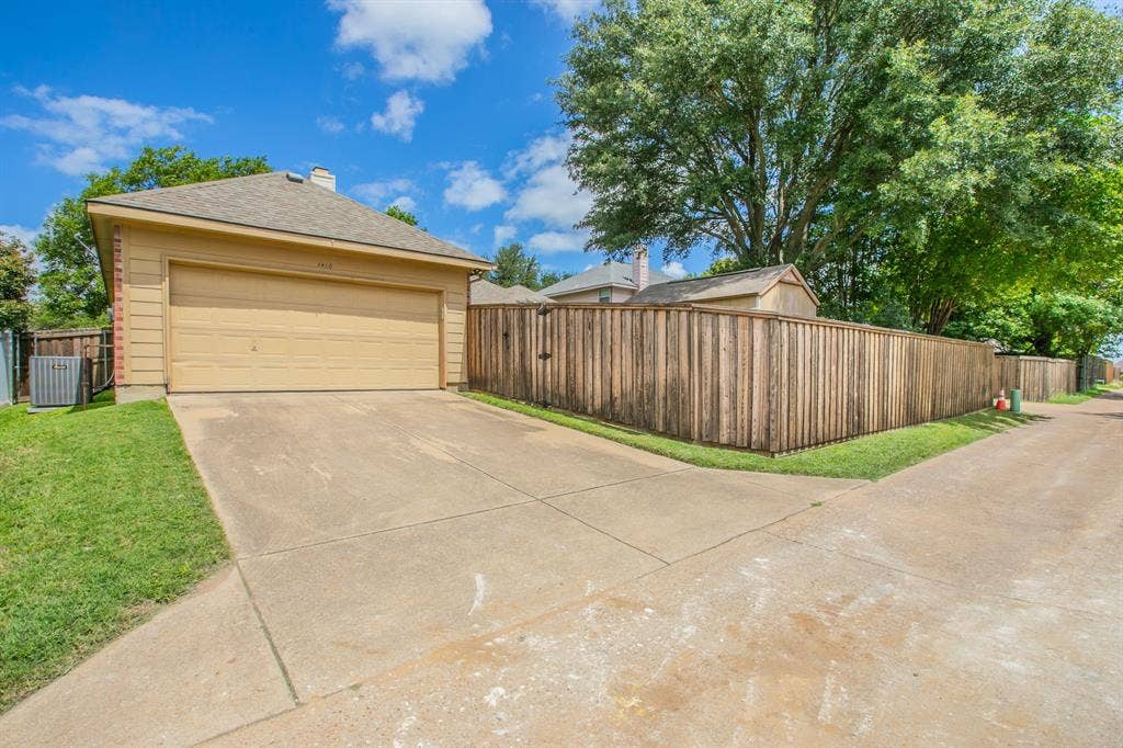 1410 Holveck Drive, Cedar Hill, TX 75104