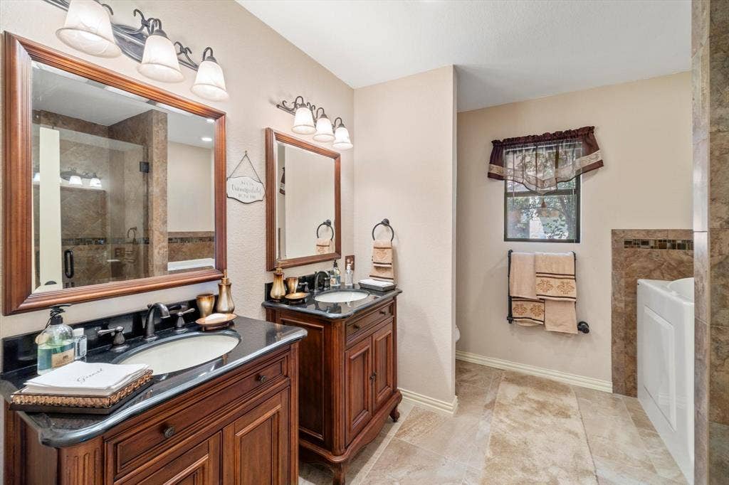 169 Deer Island Road, Mabank, TX 75156 169 Deer Island Road, Mabank, TX 75156