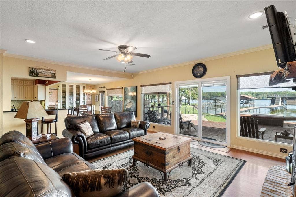 169 Deer Island Road, Mabank, TX 75156 169 Deer Island Road, Mabank, TX 75156