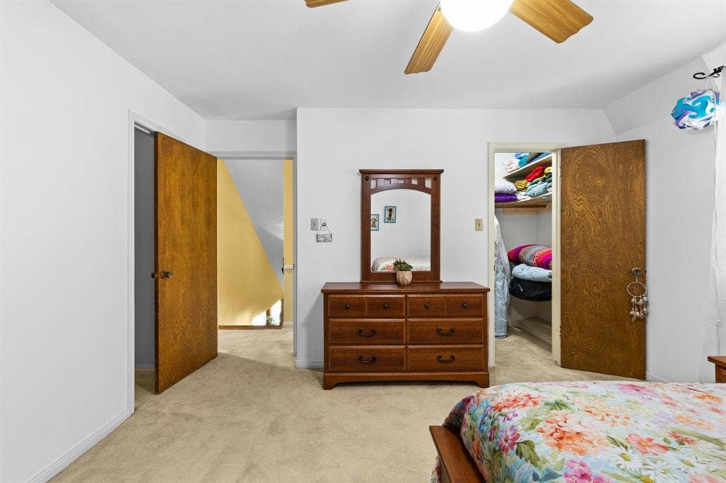 5602 Fountainbridge Ln, Houston, TX 77069 Walk-in closet