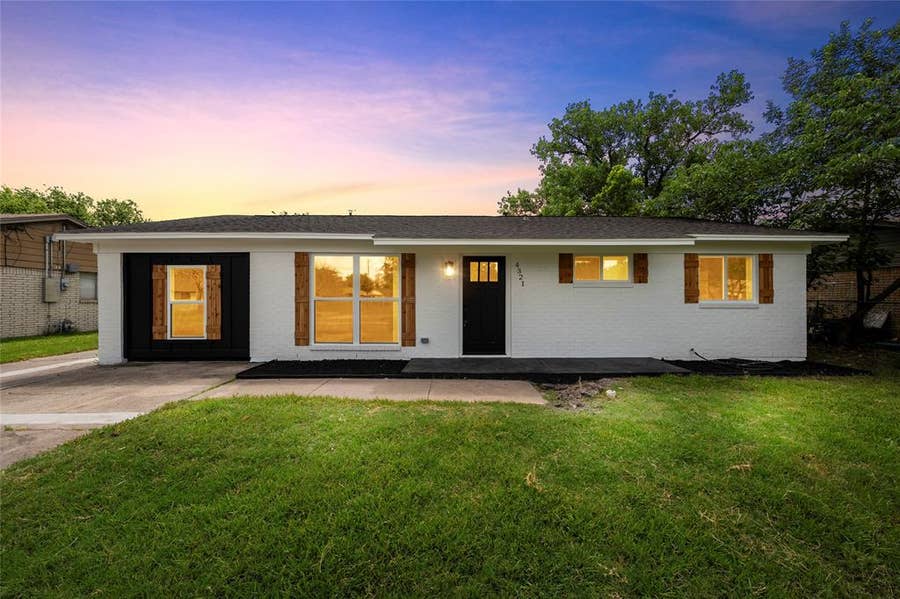 Property photo for 4321 Greenbriar Drive, Bellmead, TX