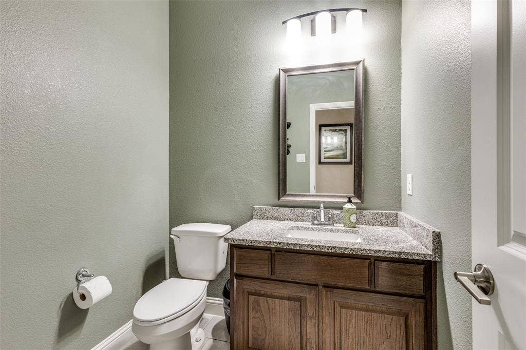 672 Harris Ridge Drive, Arlington, TX 76002