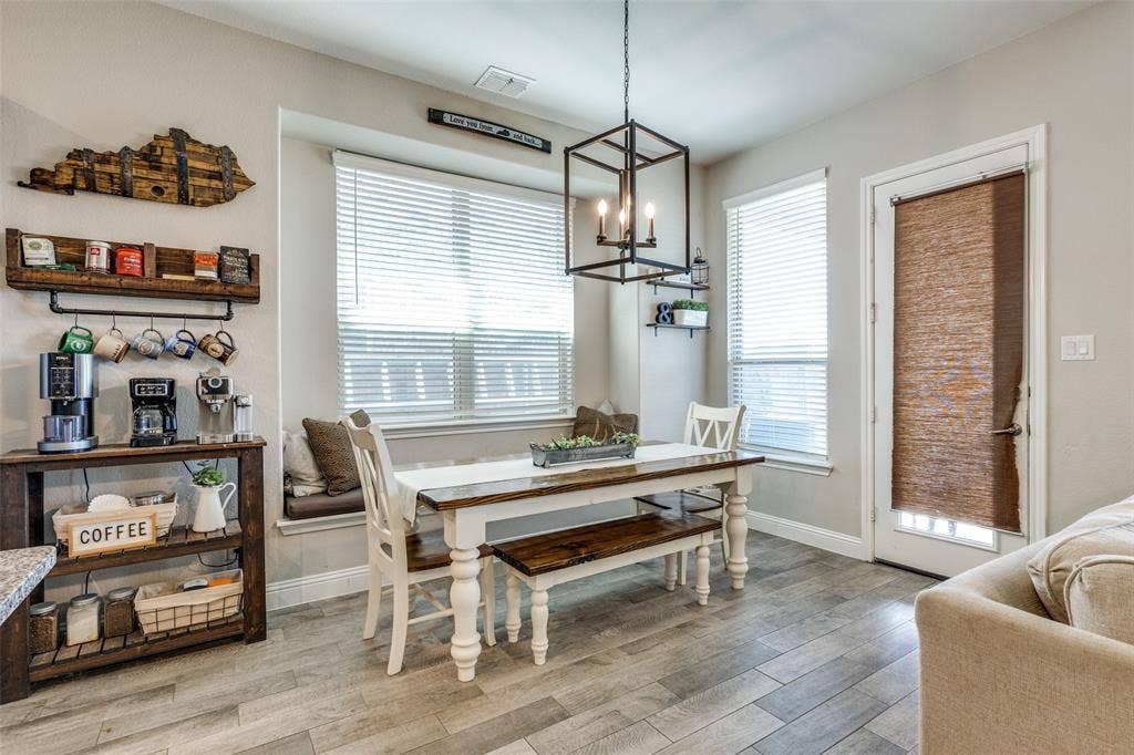 672 Harris Ridge Drive, Arlington, TX 76002