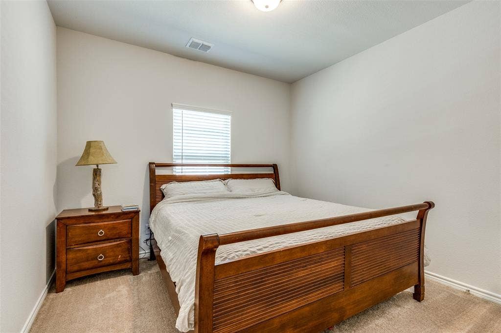 672 Harris Ridge Drive, Arlington, TX 76002