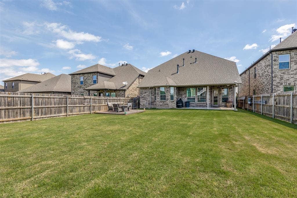 672 Harris Ridge Drive, Arlington, TX 76002