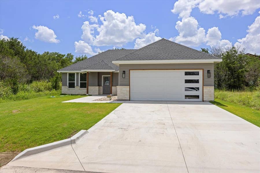 Property photo for 2414 Forest Hill Lane, Granbury, TX