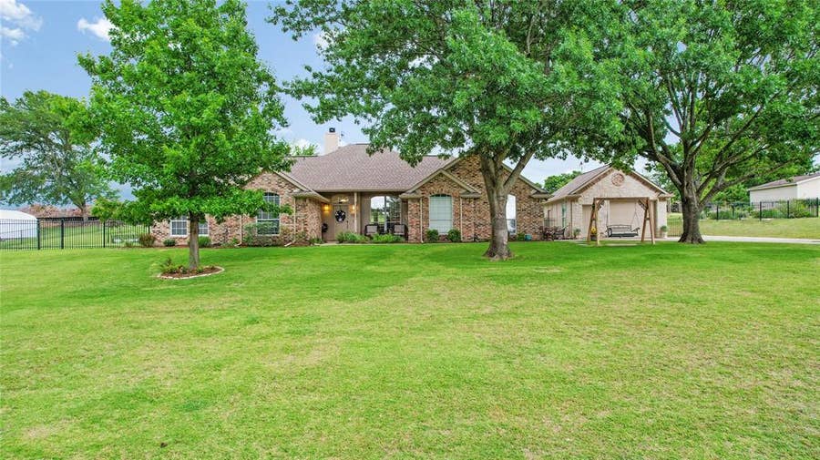 Property photo for 416 Hurricane Creek Circle, Anna, TX